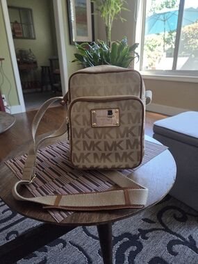 Michael Kors Beige/Tan MK Signature Crossbody Messenger Bag
